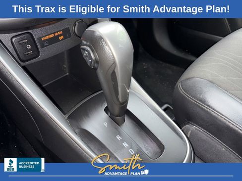 Used 2019 Chevrolet Trax LT w/ LT Convenience Package AWD/4WD image 18