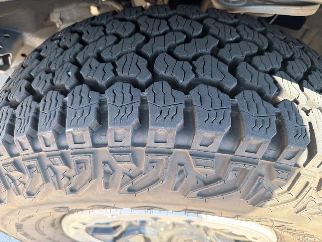 Used 2025 Ford Bronco Badlands AWD/4WD image 16