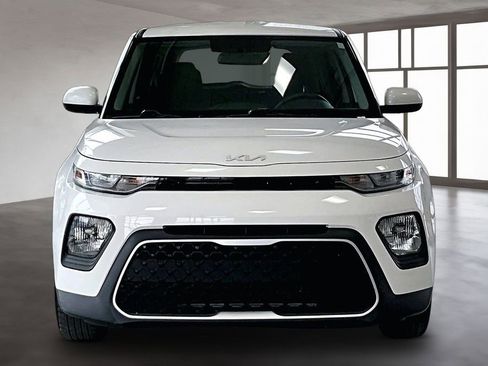 Used 2022 Kia Soul LX image 4