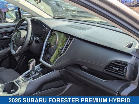 Used 2025 Subaru Forester Premium AWD/4WD image 29