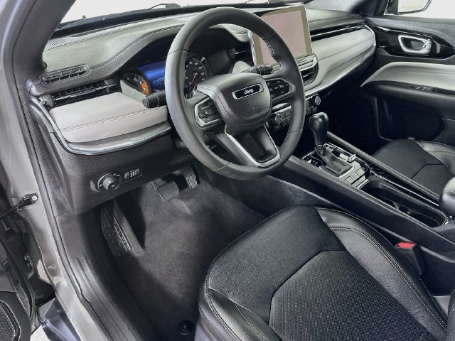 Used 2023 Jeep Compass Limited AWD/4WD image 19