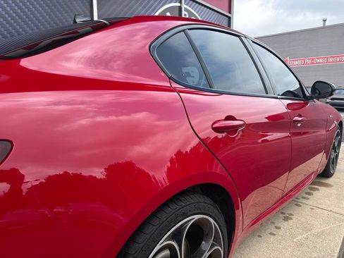 Used 2022 Alfa Romeo Giulia Veloce AWD/4WD image 6
