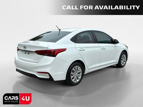 Used 2022 Hyundai Accent SE FWD image 7