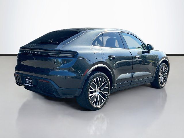 Certified 2025 Porsche Macan 4 Electric AWD/4WD image 9