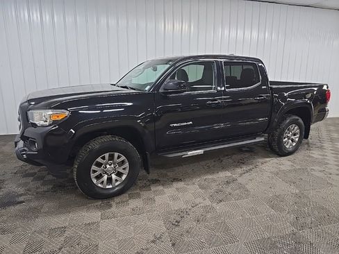 Used 2018 Toyota Tacoma SR5 image 6