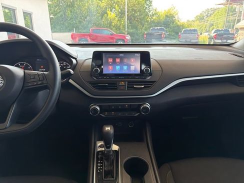 Used 2023 Nissan Altima 2.5 S FWD image 17