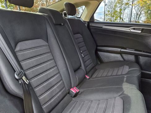 Used 2020 Ford Fusion SE image 27