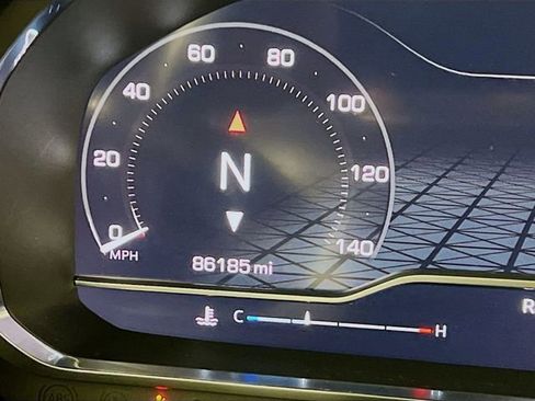 Used 2022 GMC Yukon XL SLT w/ SLT Luxury Package image 15