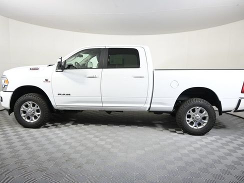 Used 2024 RAM 2500 Laramie AWD/4WD image 3