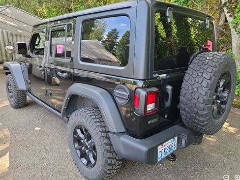 Used 2022 Jeep Wrangler Unlimited Sport AWD/4WD image 6