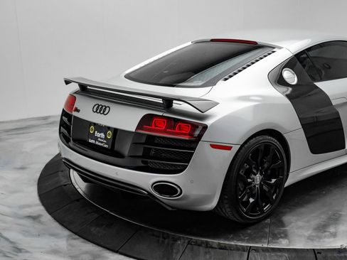Used 2010 Audi R8 V10 image 19