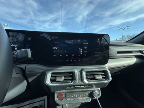 Used 2025 Ford Mustang GT Premium image 13