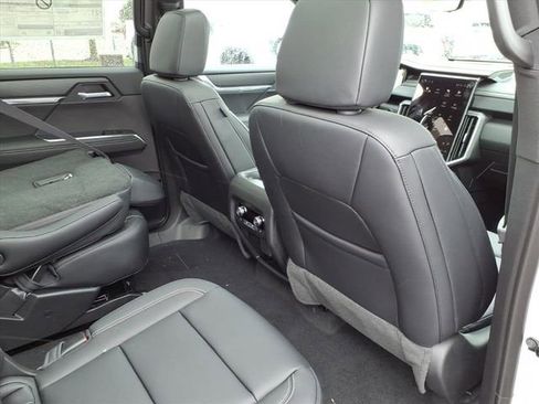 New 2026 GMC Acadia Elevation image 23