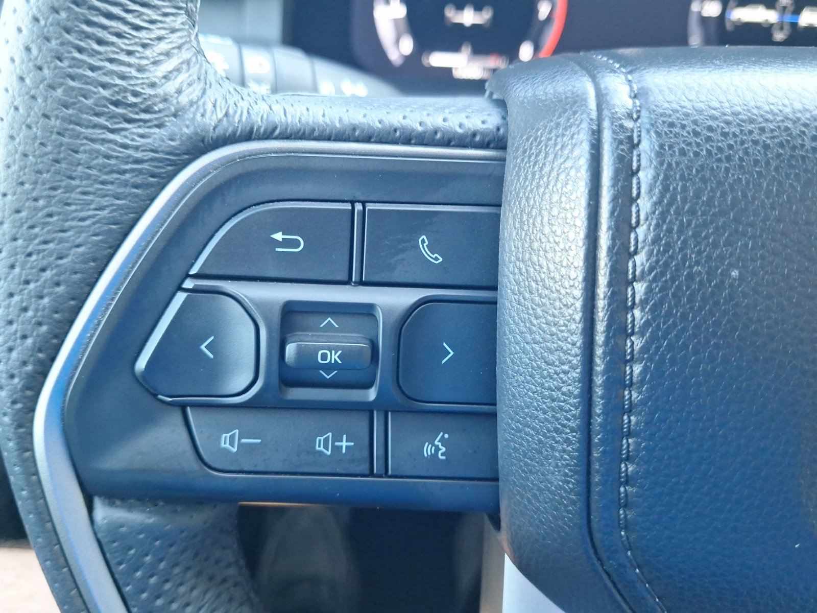 Used 2025 Toyota Tacoma TRD Off-Road AWD/4WD image 22