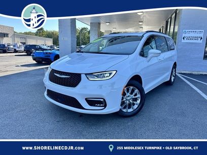Used 2022 Chrysler Pacifica Touring-L