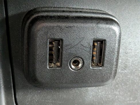 Used 2022 Chevrolet Colorado Z71 image 22