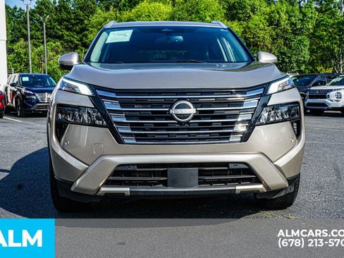 Used 2024 Nissan Rogue SL AWD/4WD image 10