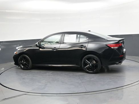 Used 2022 Nissan Sentra SR w/ SR Premium Package FWD image 6