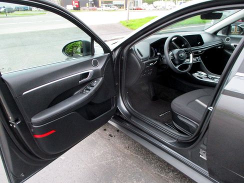 Used 2022 Hyundai Sonata SE w/ Cargo Package image 23