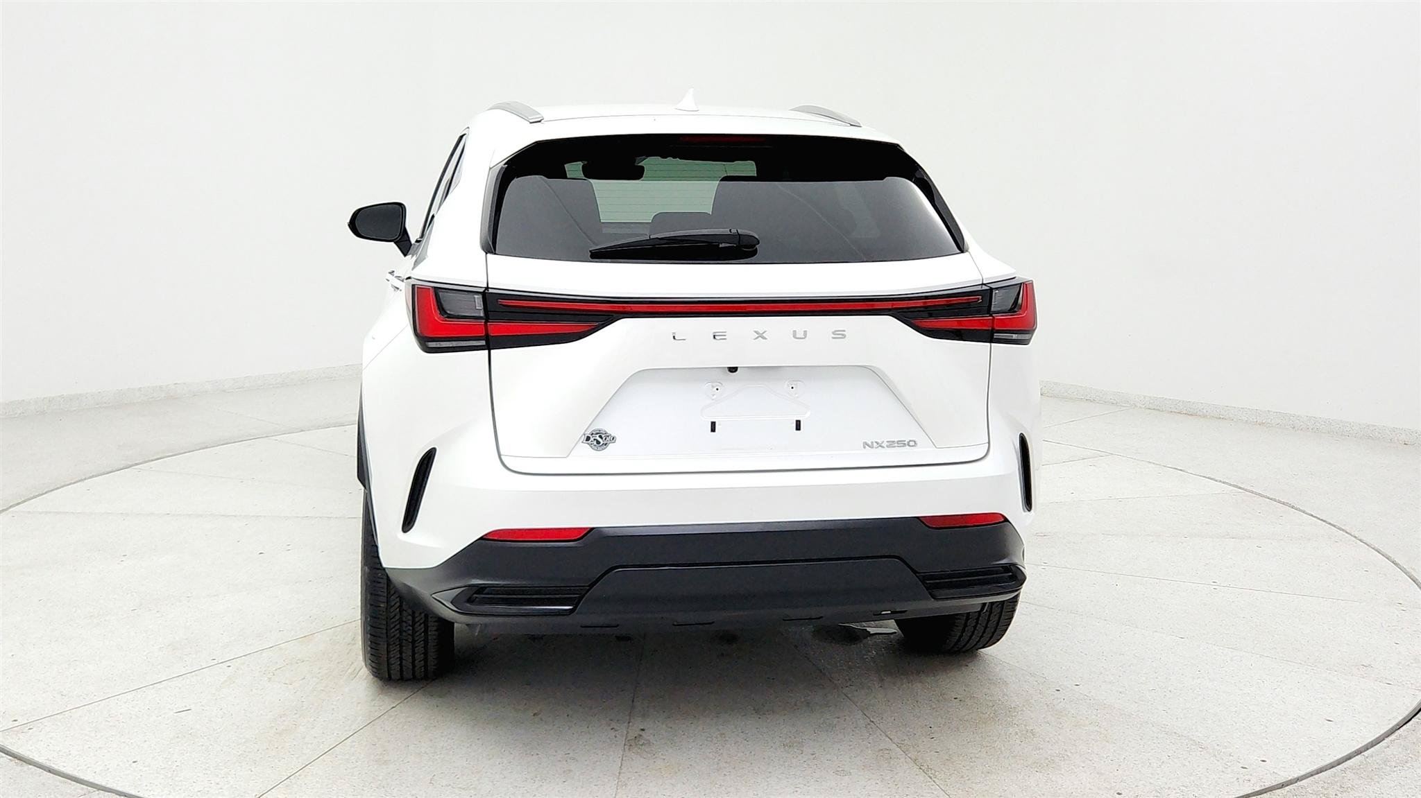 Used 2024 Lexus NX 250 FWD w/ Towing Package (2000 Lbs) image 4