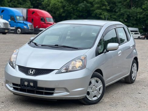 Used 2013 Honda Fit image 2