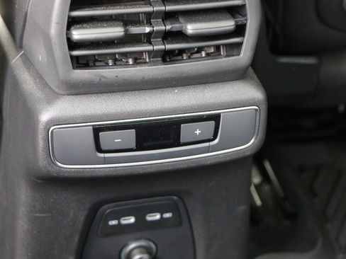 Used 2023 Audi Q4 e-tron Premium Plus w/ Premium Plus image 32