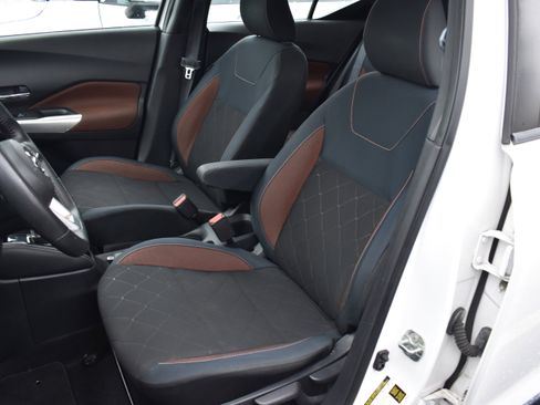 Used 2019 Nissan Kicks SR w/ Exterior Package image 24