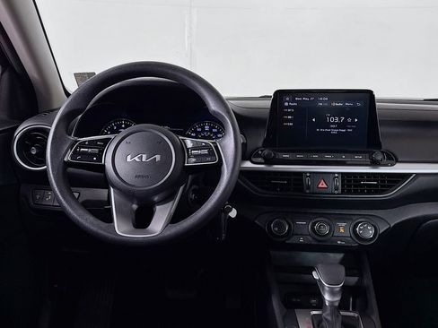 Used 2023 Kia Forte LXS w/ LXS Technology Package FWD image 9