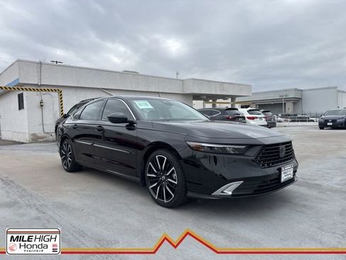 Used 2023 Honda Accord Touring image 1