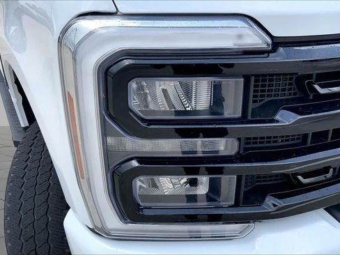 Used 2024 Ford F250 Lariat w/ Black Appearance Package AWD/4WD image 26