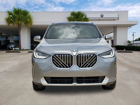 Used 2025 BMW X3 xDrive30i w/ Convenience Package AWD/4WD image 2