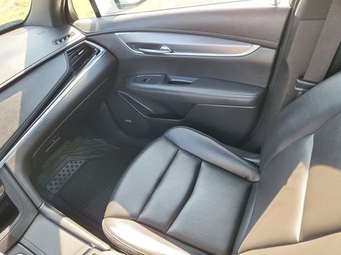 Certified 2023 Cadillac XT6 Luxury FWD image 16