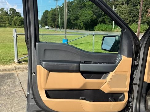 Used 2023 Ford F150 XLT image 7