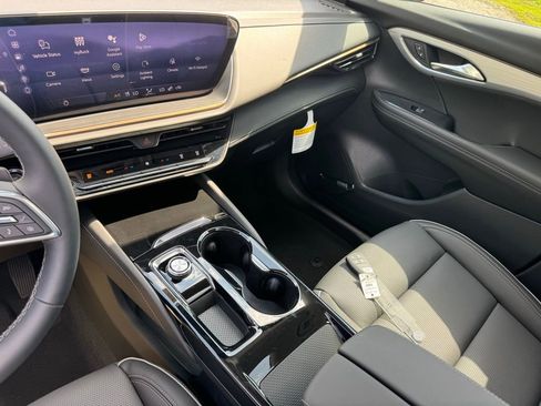 New 2025 Buick Envision Avenir image 28