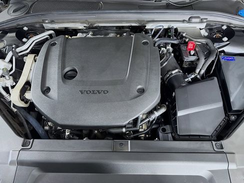 Certified 2025 Volvo S90 B6 Plus AWD/4WD image 32