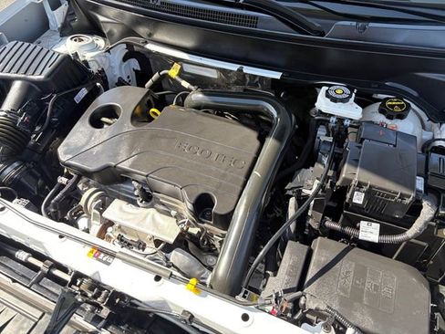 Used 2024 Chevrolet Equinox LT FWD image 9