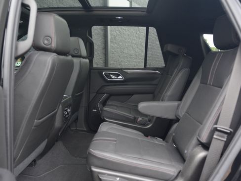 Used 2021 Chevrolet Tahoe RST w/ Luxury Package RWD image 29