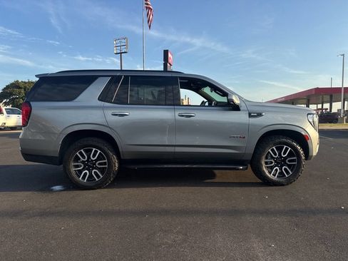 Used 2024 GMC Yukon AT4 w/ Technology Package AWD/4WD image 10