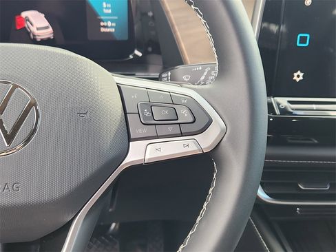 New 2026 Volkswagen Atlas SE image 9