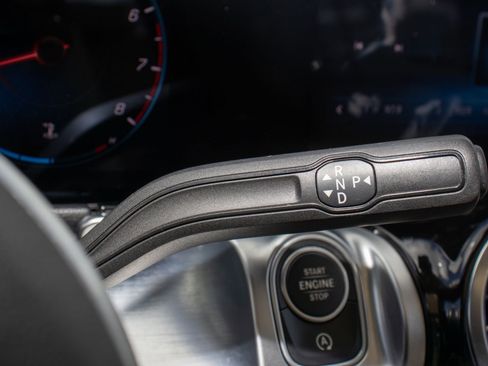 Used 2020 Mercedes-Benz GLB 250 image 25