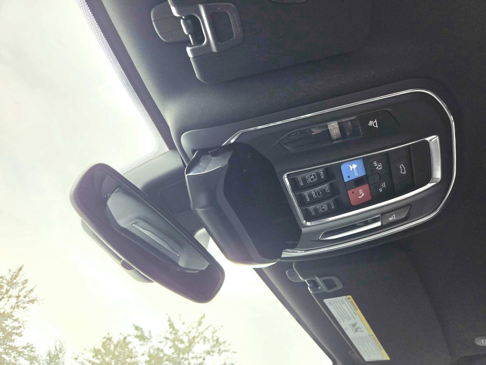 Used 2024 Jeep Grand Cherokee L Limited AWD/4WD image 36