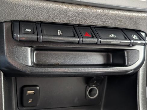 Used 2018 Chevrolet Colorado LT w/ Safety Package image 17