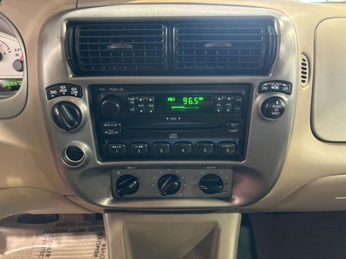 Used 2005 Ford Explorer Sport Trac XLT image 20