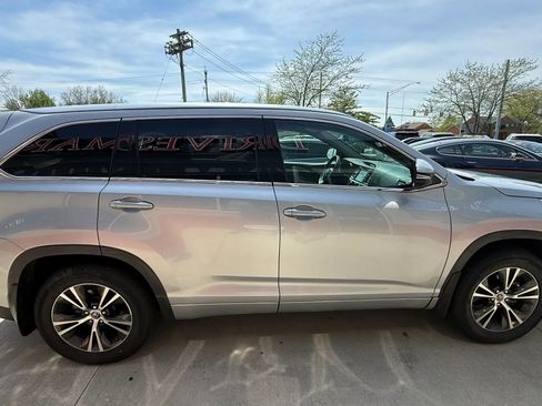 Used 2016 Toyota Highlander XLE image 7