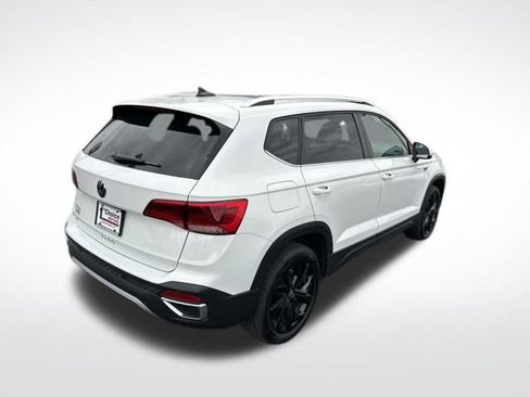 Used 2024 Volkswagen Taos SE image 6