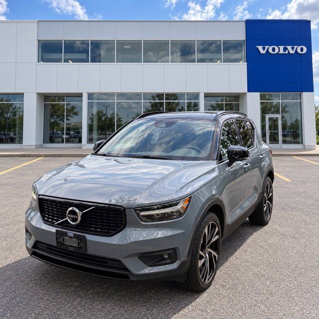 Used 2021 Volvo XC40 T5 R-Design w/ Advanced Package AWD/4WD image 1