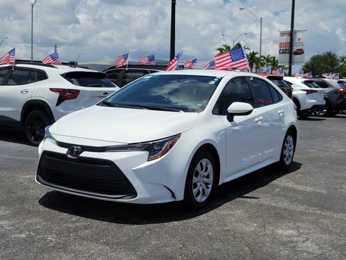 Used 2026 Toyota Corolla LE FWD image 6