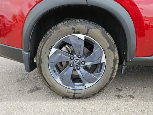 Certified 2025 Nissan Rogue SV image 31