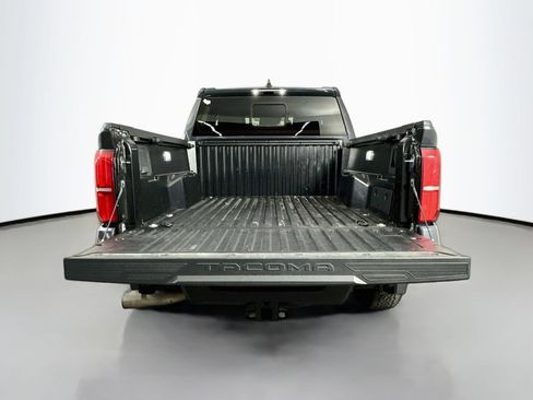 Used 2024 Toyota Tacoma TRD Off-Road w/ TRD Off Road Upgrade Package AWD/4WD image 27