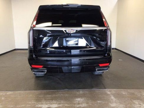 Used 2021 Cadillac Escalade Luxury AWD/4WD image 5
